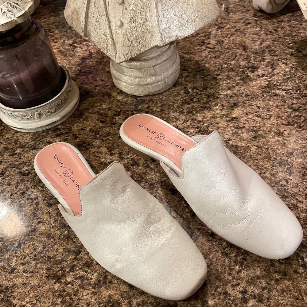 Chinese Laundry slide on shoes
